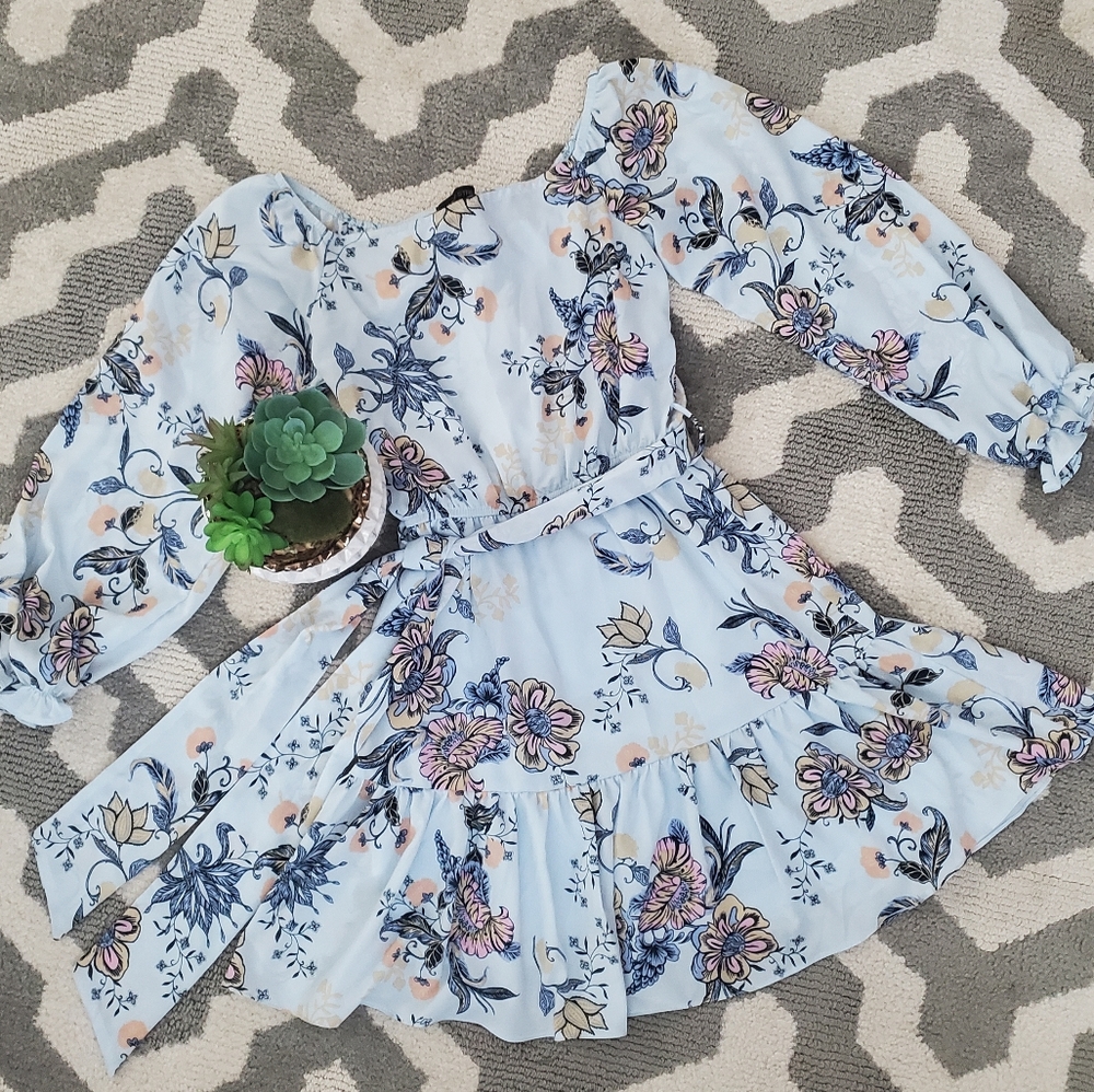 3 for $20 High Street Pale Blue Floral Dress Size X-Small